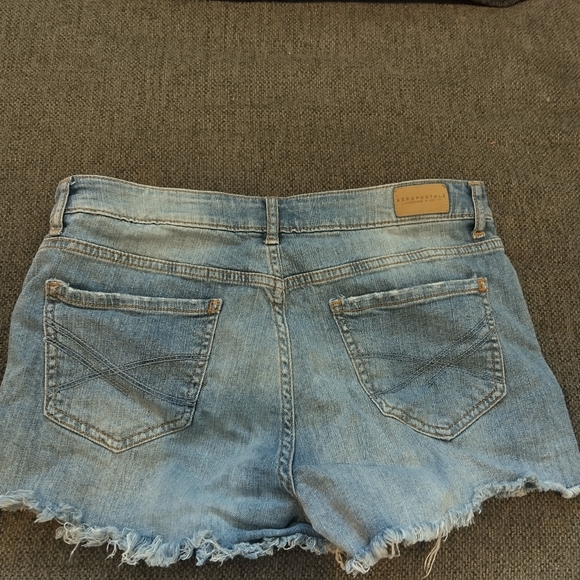 Shorts - Picture 3 of 3